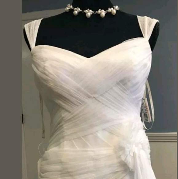 Vera Wang Wedding Dress New With Tags - Picture 2 of 6